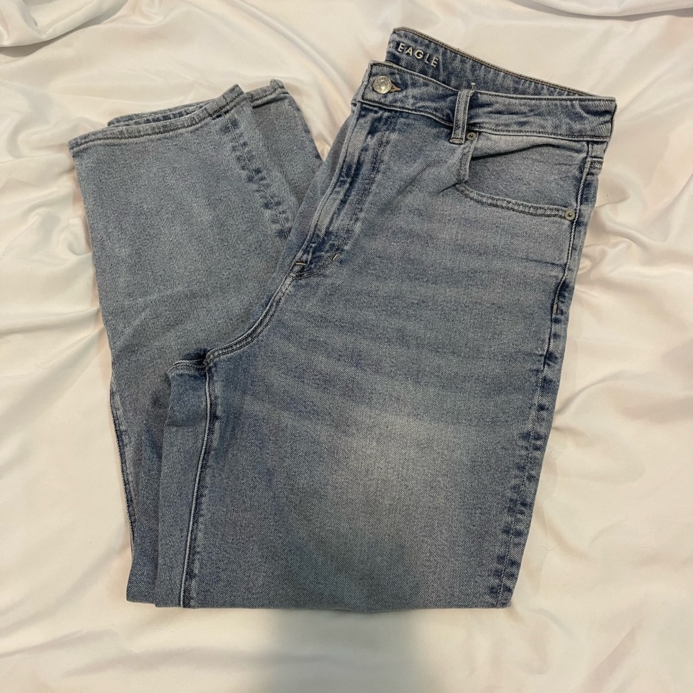 Sz18 high rise mom jeans. American eagle